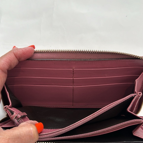 Gucci GG Authentic Pre Owned Pink & Brown Canvas Sukey Zip around long Wallet. - Picture 10 of 15